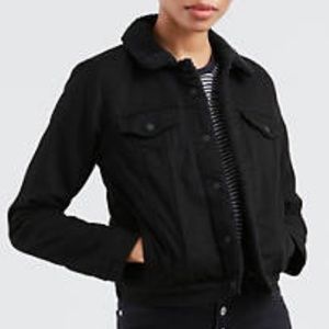 NWT Levi’s Original Sherpa Trucker Jacket